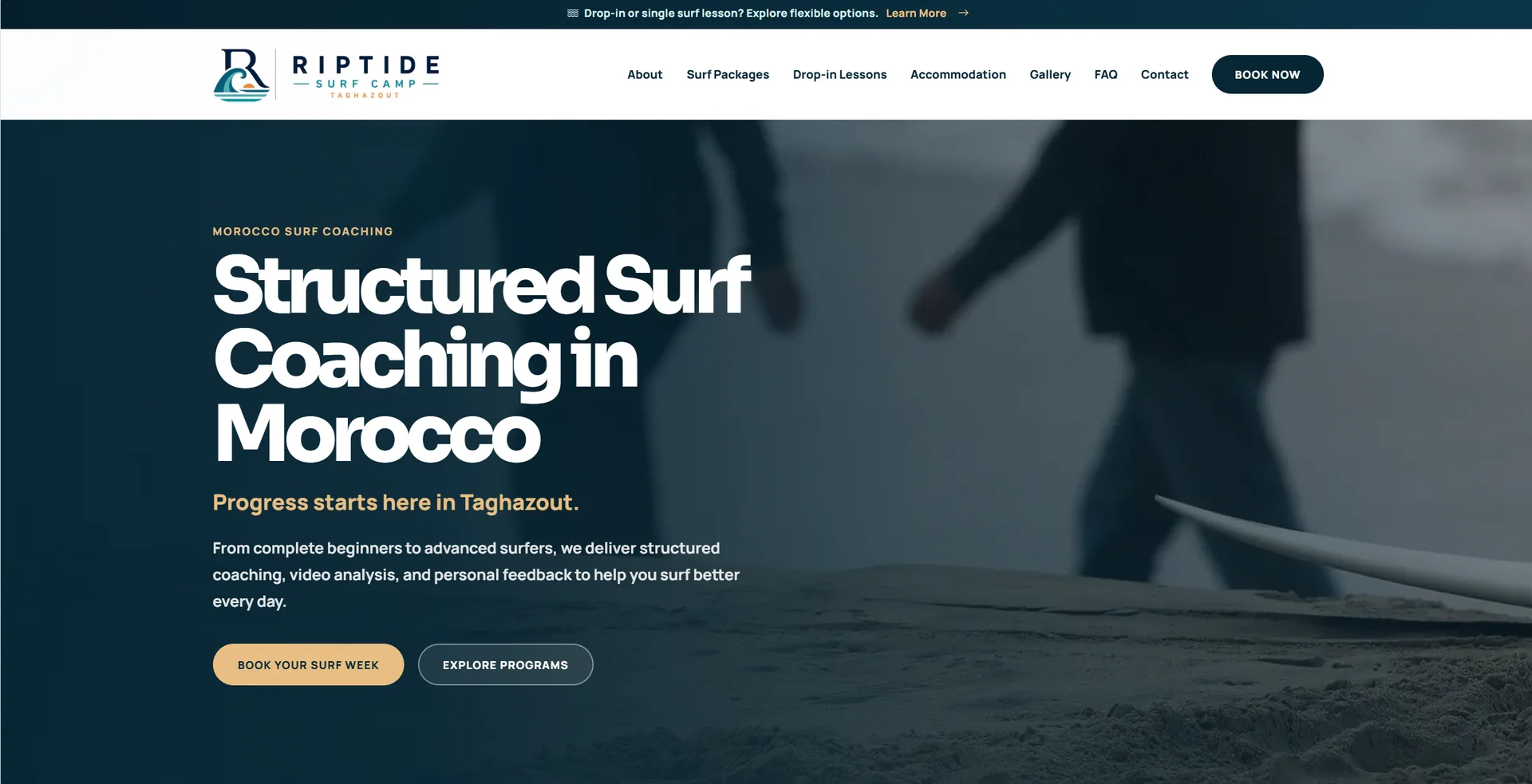Page d’accueil du site Riptide Surf Camp pour le coaching de surf à Taghazout